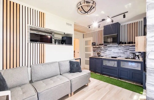 Orlando House | Vista Charm — Your Lux Oasis Near The Airport.