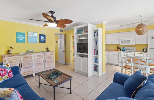Whitney Beach Condo | Vitamin Sea: Open Wed, $199/nt + Fees!