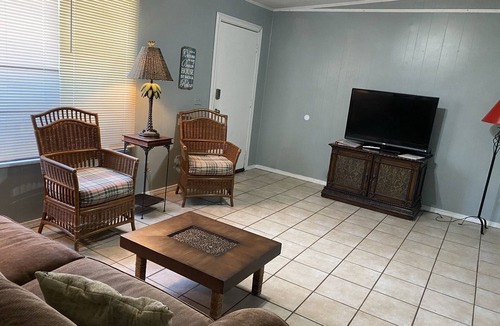 Biltmore Beach Cottage | Walk to Beach Budget Friendly Cottage for 7+, Small Pet Reqs Apprvl & Fee