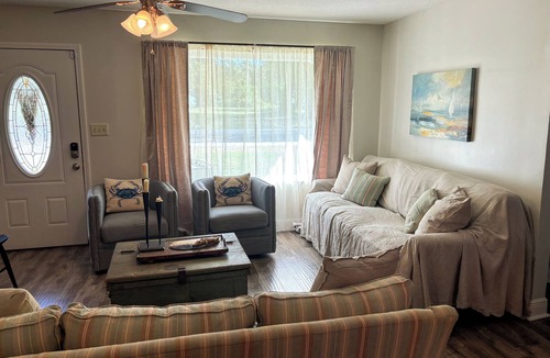 East Biloxi House | Walk to Beach, Casinos & Art – 4BR/4BA with Spacious Covered Porch!