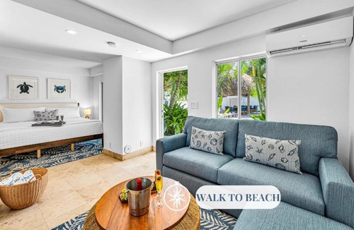 Lauderdale-by-the-Sea Resort | Walk to Beach Secluded Retreat Heated Pool LostShaker by the Sea