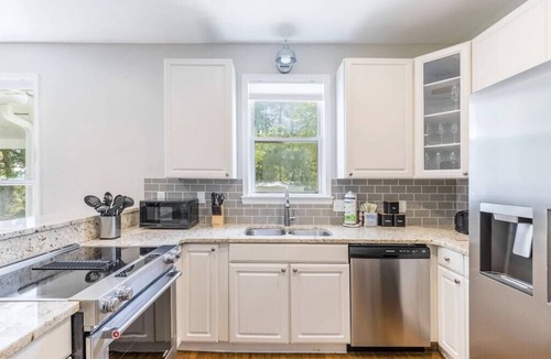 Gulfview Heights House | WALK TO BEACH, BIG FENCED YARD, DOG FRIENDLY SLEEPS 8, 3 BR/2BA, UPDATED