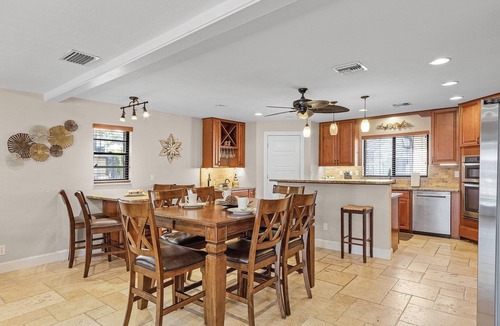 Yacht Club House | WALK TO BEACH Waterfront Direct Gulf Access South Facing Heated Pool 4 Kings