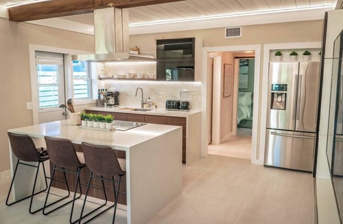 Victoria Park House | Walk to Las Olas | Private Patio + Modern Design