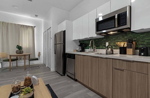 Wynwood Art District Apartment | Walk to Wynwood Walls - Rooftop Pool - New Condo