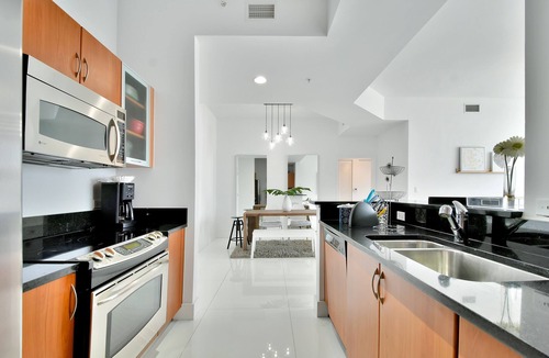 Aventura Apartment | Walking distance from Aventura Mall, Restaurants, Parks, etc.