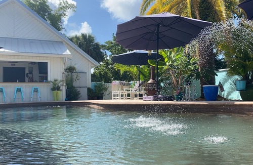 Indianola Estates House | Watch the Sky Ignite Then Unwind in Summer Luxury at The Manor House Coastal Lux