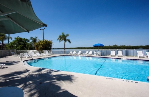 Ruskin House | Water View and Sunset Beach Townhome
