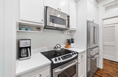 Cottage District House | WaterColor! Steps to Seaside, WC Tennis! LSV/Golf Cart & 2 Bikes Included! Secluded but Central!