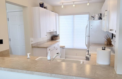 Palma del Mar Condo | Waterfront 2-BR/2-Bth Condo Overlooking Pool & Gulf in St. Petersburg