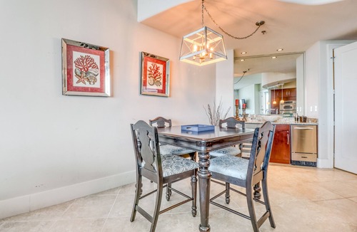 Orange Beach East Condo | Waterfront condo near beach with wet bar & shared indoor pool & hot tub