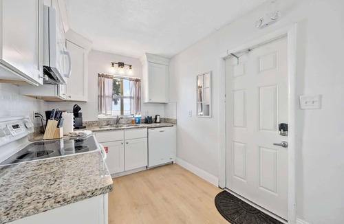 Orlando Beach Apartment | Waterfront | Fishing Pier | Walk to Beach