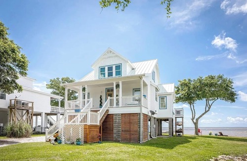 Ocean Springs House | Waterfront Gulf 3 BR Home Ocean Springs MS - Sleeps 7 - Coastlines & Sunsets
