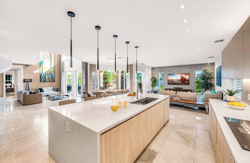 Coral Ridge Villa | Waterfront | Heated Pool | Canal View & Access | Paloma Key | VlLLAS
