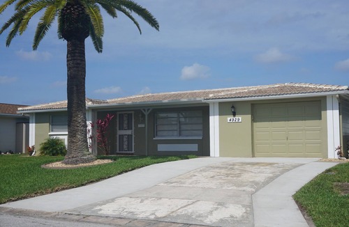 Flor-a-mar House | Waterfront Home on Canal - Heated Pool, Free use of Pontoon Boat! Discount's