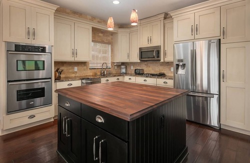 Sunset Beach House | Waterfront Home – Accommodates up to 10 Guests!