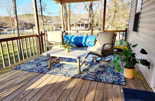 Cullman House | Waterfront Lakehome minutes to I-65 PRIVATE BOAT LAUNCH! ZERO steps to the water