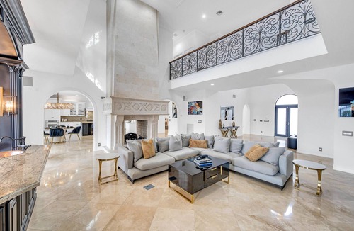 East Fort Lauderdale Villa | Waterfront Luxury Villa | Heated Pool with Afternoon Sun | Coral Key