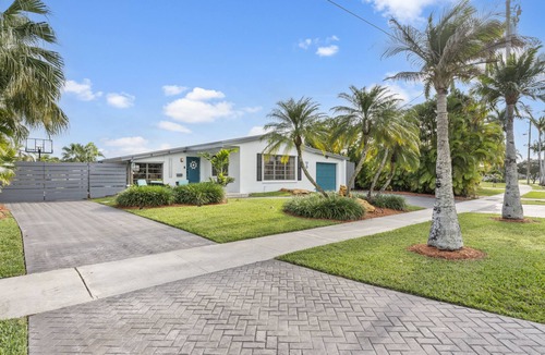 Cutler Bay House | Waterfront Oasis, The Lake House "Casa De Lago"