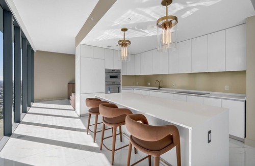 Midtown Apartment | Waterfront Opulent Sky Penthouse - Aria Reserve