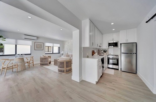 Coral Ridge Apartment | Waterfront Retreat Studio #2🌴 20-Min Walk to the Beach Summer Deals!