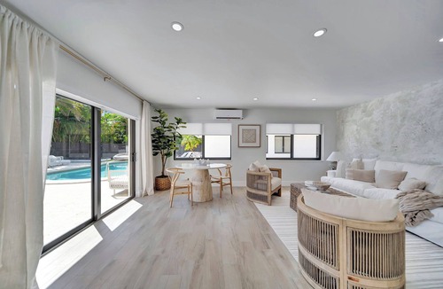 Coral Ridge Apartment | Waterfront Retreat Studio #2🌴 20-Min Walk to the Beach Summer Deals!