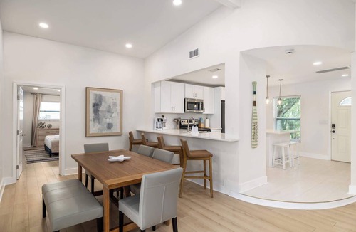 Harbor Hills House | Waterfront, Screened Lanai, Pool, King Beds, BBQ
