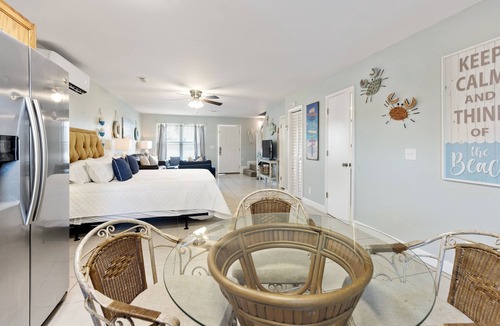 Laguna Beach Estates House | Waterfront Secret 2 - Walk to Beach, Pet Friendly, Sleeps 10
