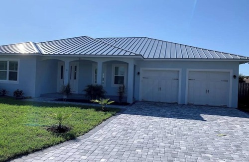 Snug Harbor Estates House | Waterfront/tiki bar/pool/dock/beach