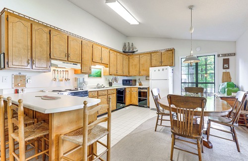 Athens House | Waterfront Wheeler Lake Home w/Furnished Deck
