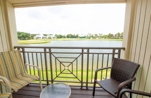 Wesley Chapel Condo | Waterfront Workspace Studio | Sunset Balcony | Golf Community | Saddlebrook | Optional Amenities