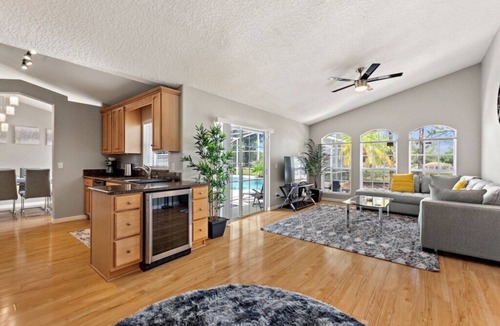 Sunridge Woods Villa | Waterview 3 bed in Sunridge Woods