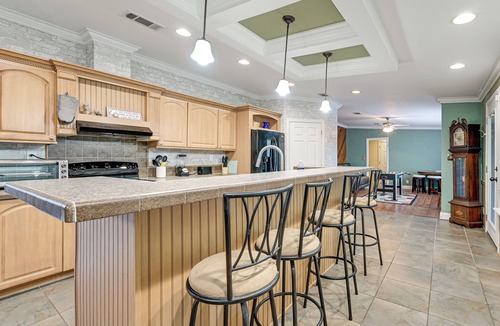 Weeki Wachee Gardens House | Weeki Wachee Family Getaway: Canal-Front Home