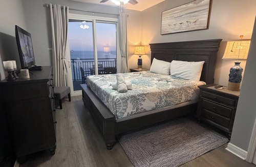 El Centro Beach Condo | Welcome to BEACHSIDE BREEZE @ Sterling Breeze