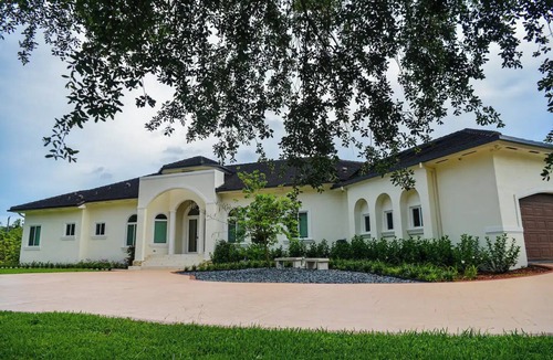 Ludlam House | Welcome to Casa Hibiscus, your private tropical escape in Miami! 4-bd, 4-baths