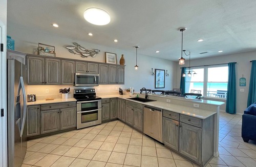 Pensacola Beach House | Welcome to Emerald Vista: Your Beachfront Paradise on Pensacola Beach!