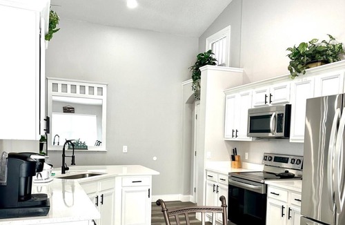 Eagle Pointe South House | Welcome to Happy Stay Home!