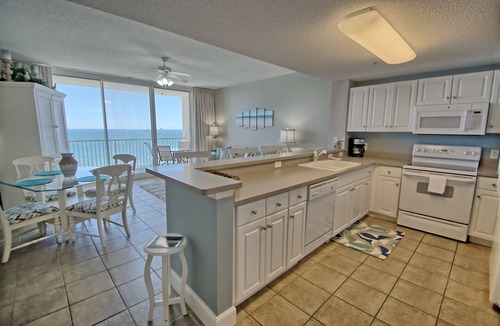 Long Beach Condo | Welcome to Majestic! Beach Supplies provided, Free WiFi!