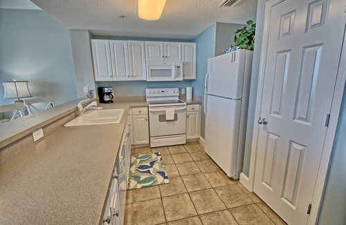 Long Beach Condo | Welcome to Majestic! Beach Supplies provided, Free WiFi!