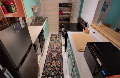 South Pensacola House | Welcome to Parrot Cottage.
