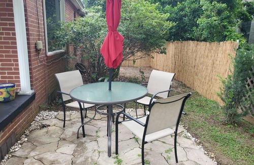 South Pensacola House | Welcome to Parrot Cottage.