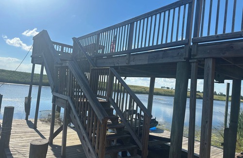 Slidell House | WELCOME to Pirates Harbor! Crab, fish & relax. Rare private boat launch & hoist