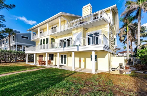 Sunset Beach House | Welcome to Summer Sunset House on Treasure Island!