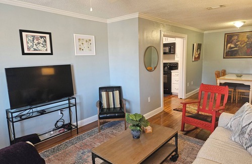 Washington Square Apartment | Welcome Travelers: the parade route, downtown Mobile, and BFM are all right here