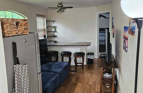 Mid America Apartment | Welcoming 1-bedroom apartment in Hot Springs area, Overlooking Lake Hamilton