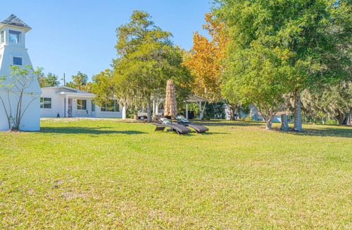 Deltona Lakes House | WHAT A HIDDEN GEM! Lakehouse Paradise Retreat, ESCAPE. RELAX. REJUVENATE.