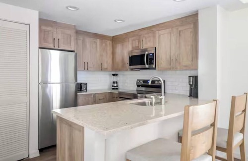 West Kissimmee Hotel | Where Great Getaways Come Naturally! 3 Units with Kitchen, Outdoor Pool