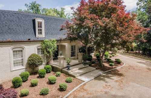 Guntersville House | Windsor Estate overlooking the lake
