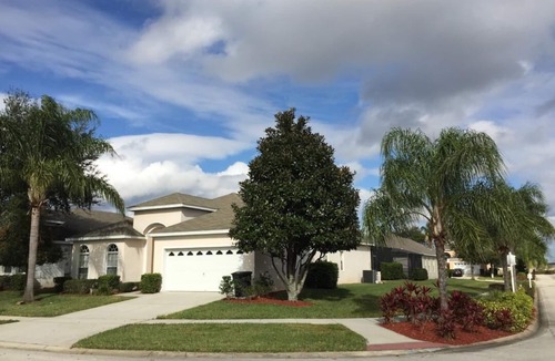 Windsor Palms House | WINDSOR PALMS - IMMACULATE 4/3 POOL HOME NEAR CLUBHOUSE