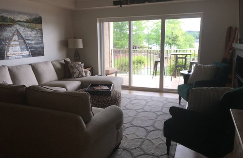 Jasper Condo | Wonderful ground floor condo at the beautiful Smith Lake.